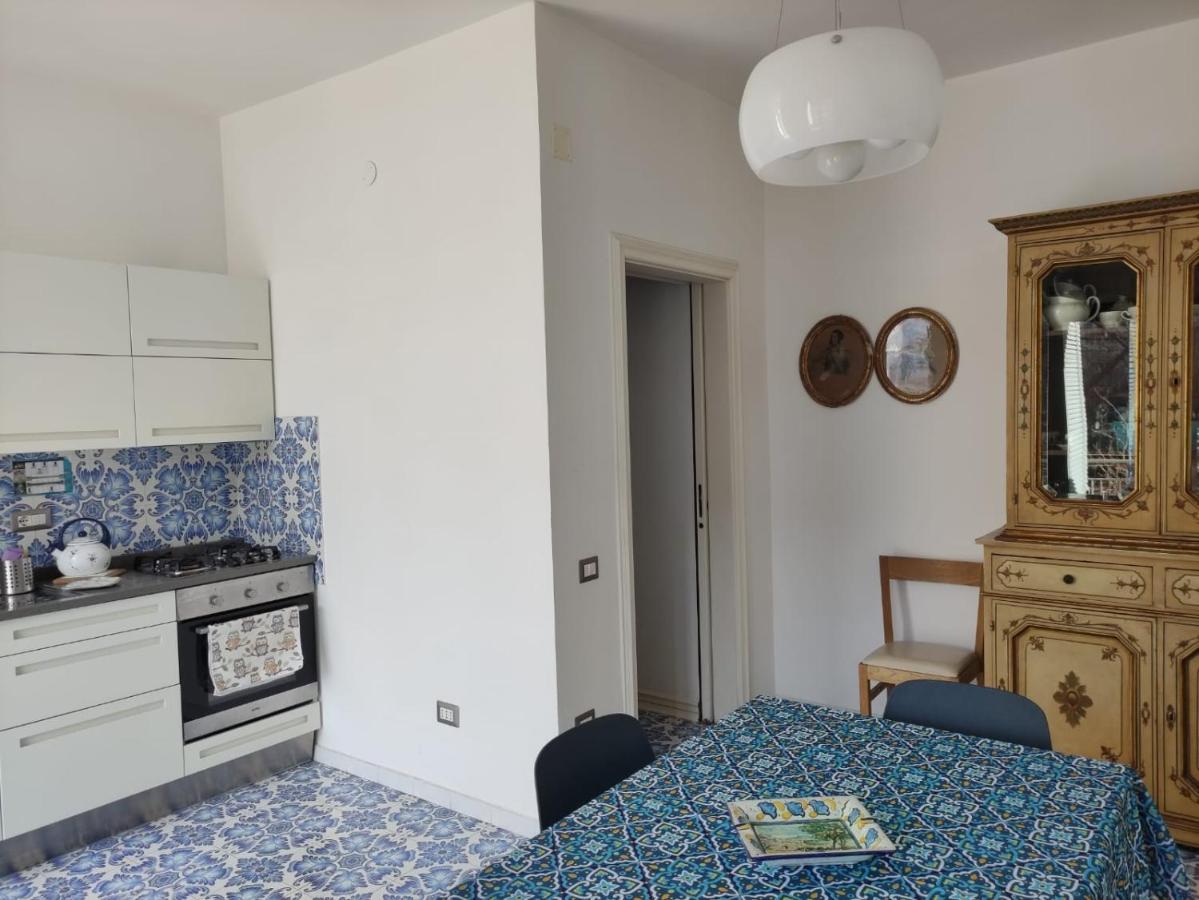 Pretty Panoramic Apartment - Half Way Center-Vomero District Naples Exterior photo