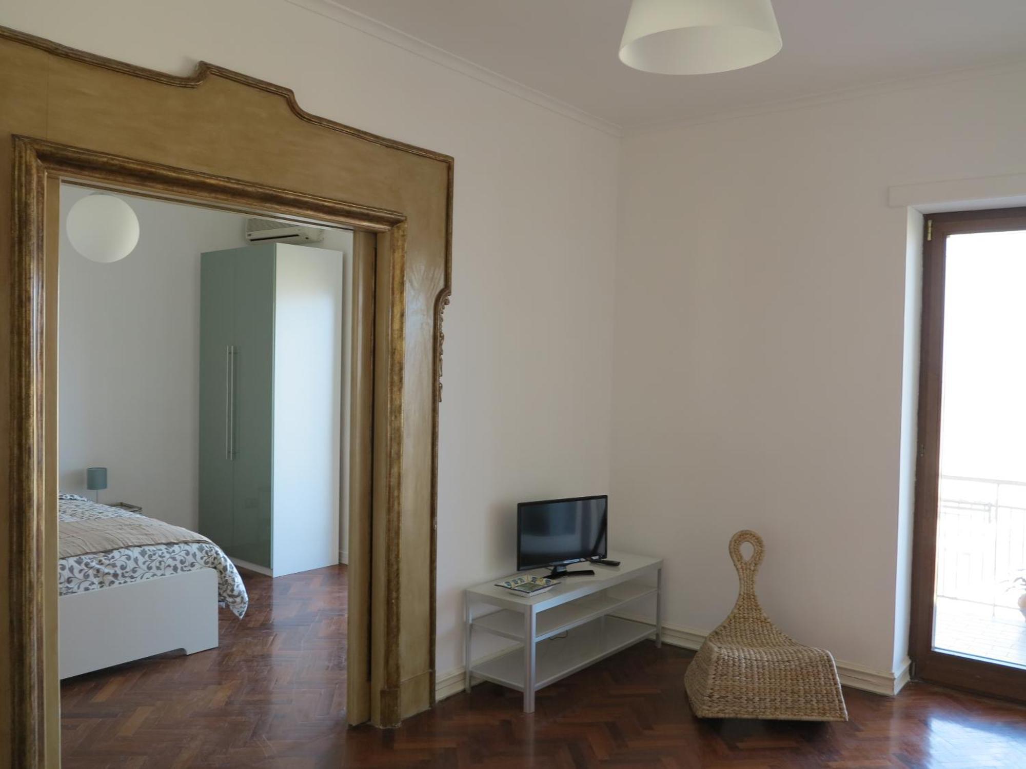 Pretty Panoramic Apartment - Half Way Center-Vomero District Naples Exterior photo